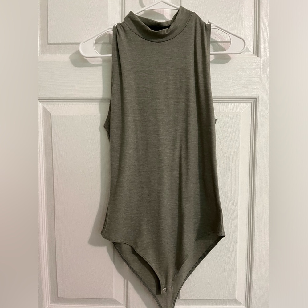 Forever 21 Women’s Green Fitted Bodysuit, Size L